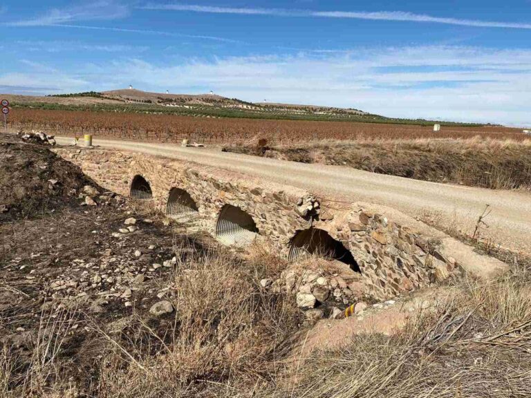 Alcázar y Herencia firman un convenio de colaboración para restaurar el puente de Valdespino