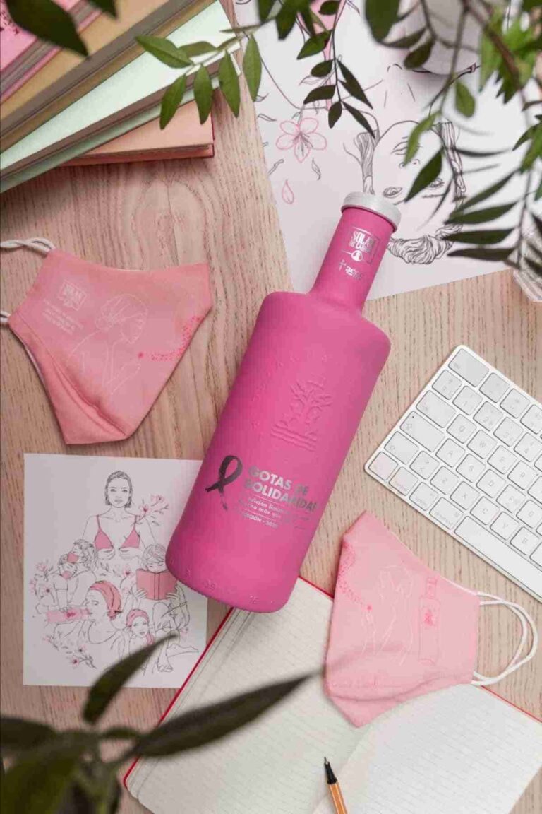Solán de Cabras  en colaboración con la AECC  lanza una edición especial limitada de su botella rosa
