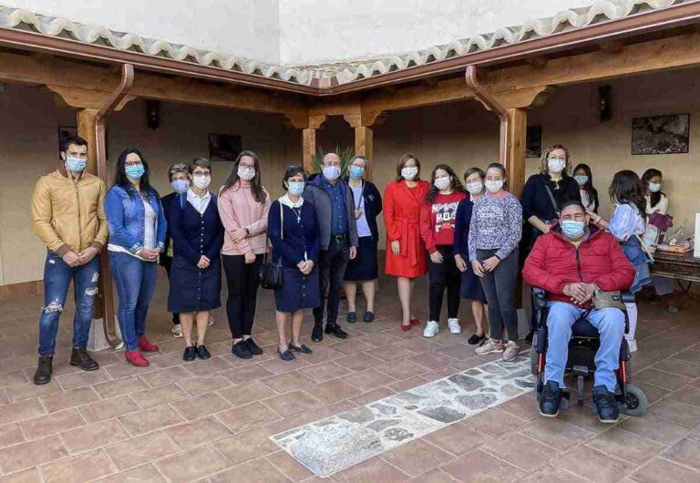 Niños y jóvenes a cargo del Hogar de Nazaret visitaron Argamasilla de Calatrava