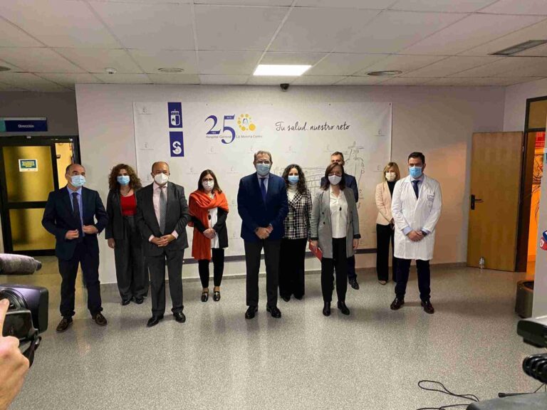 La alcaldesa de Alcázar agradece la dedicación que todo el personal sanitario ha demostrado durante la pandemia