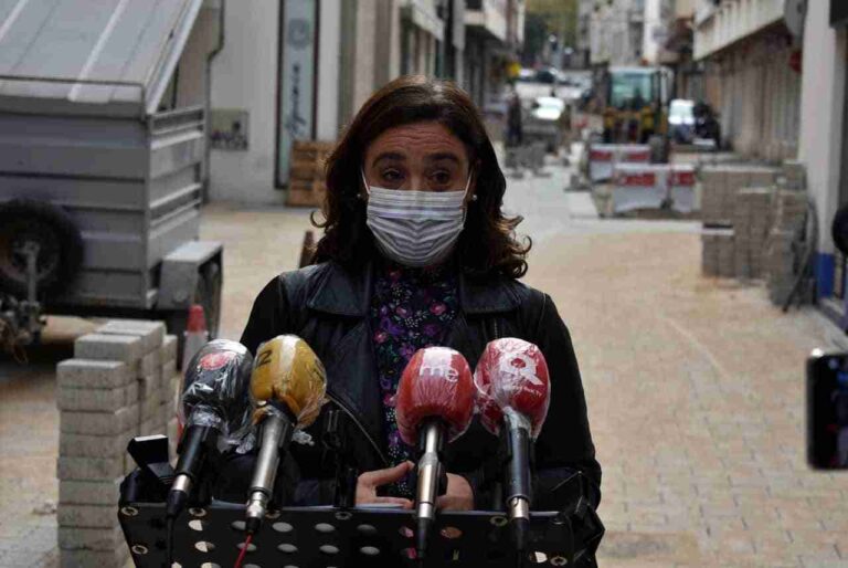 Pilar Zamora visita las obras de la calle Montesa que podrían finalizarse antes de final del año