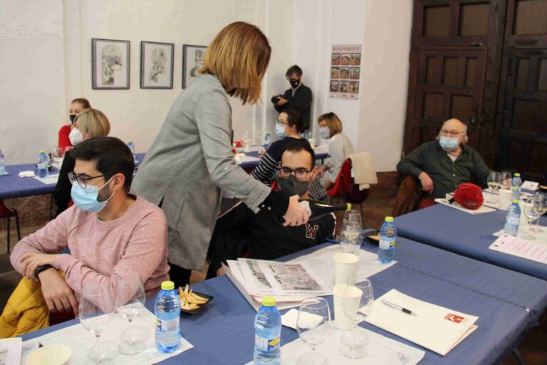 Una cata de vino da el pistoletazo de salida a las VII Jornadas Vino y Bautismo Qervantino