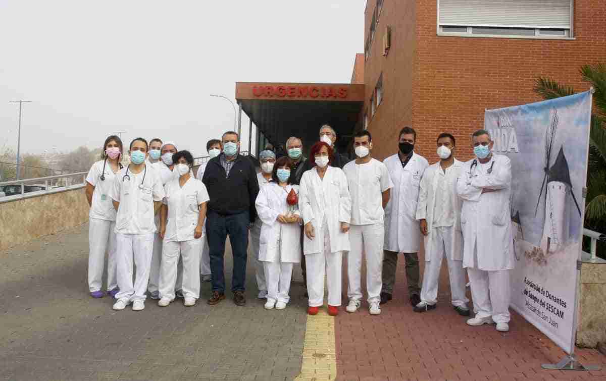 La Asociación de Donantes de Sangre homenajea a los profesionales del Servicio de Urgencias del Hospital Mancha Centro 2 La Asociación de Donantes de Sangre homenajea a los profesionales del Servicio de Urgencias del Hospital Mancha Centro 2