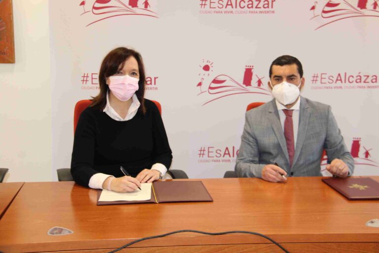 Firmadas las operaciones de crédito por valor de 5,5 millones de euros para remunicipalizar Aguas de Alcázar