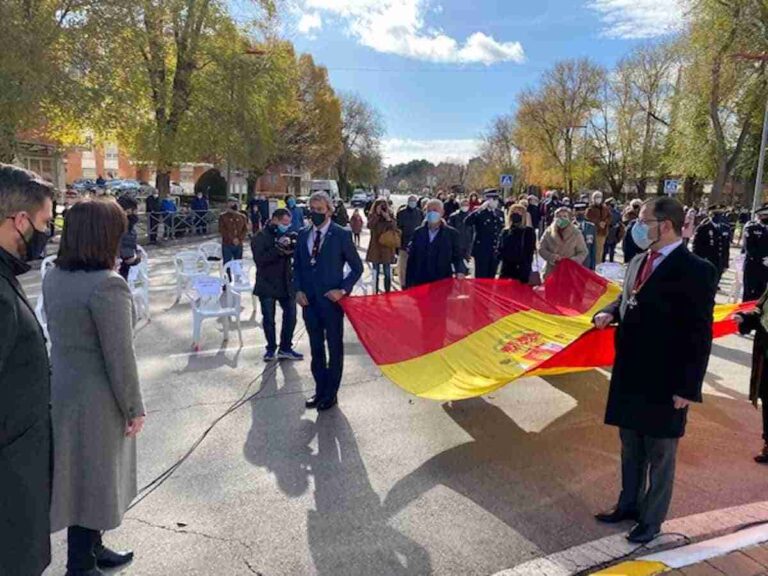 Alcázar celebra el Día de la Constitución con el acto institucional este año dedicado a los sanitarios