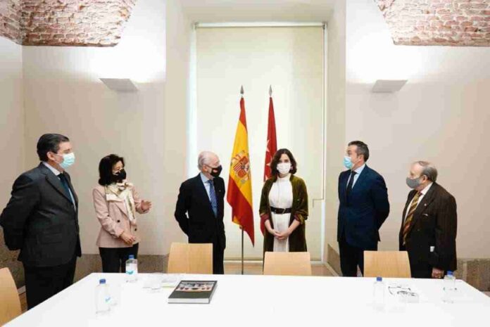 diaz-ayuso-asamblea-de-adiprope.jpg
