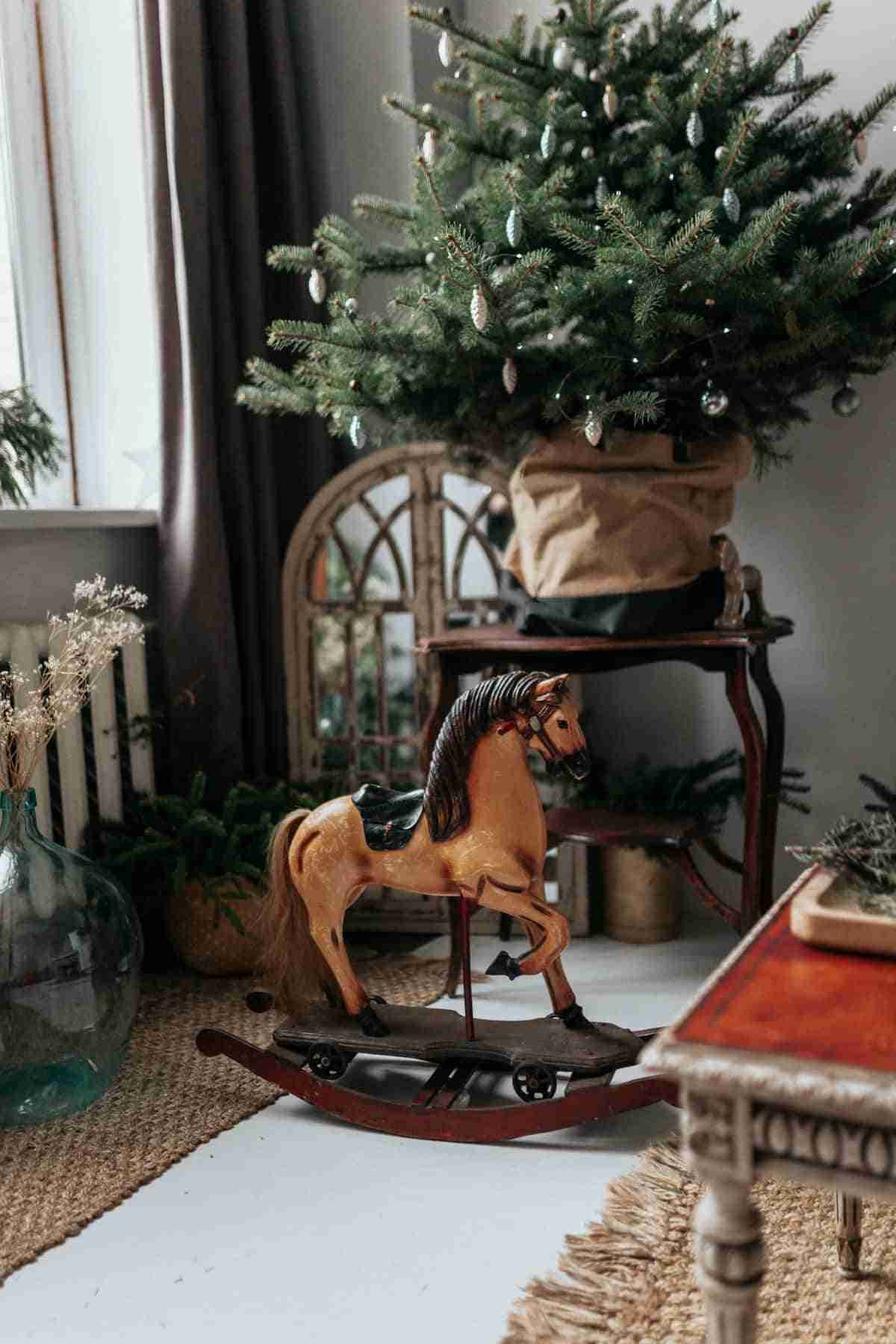 arbol navideno diy sobre mesa