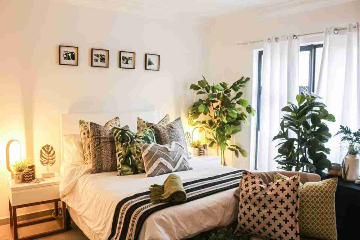 dormitorio con jardin interior