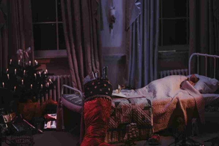 dormitorios infantiles con arboles navidenos