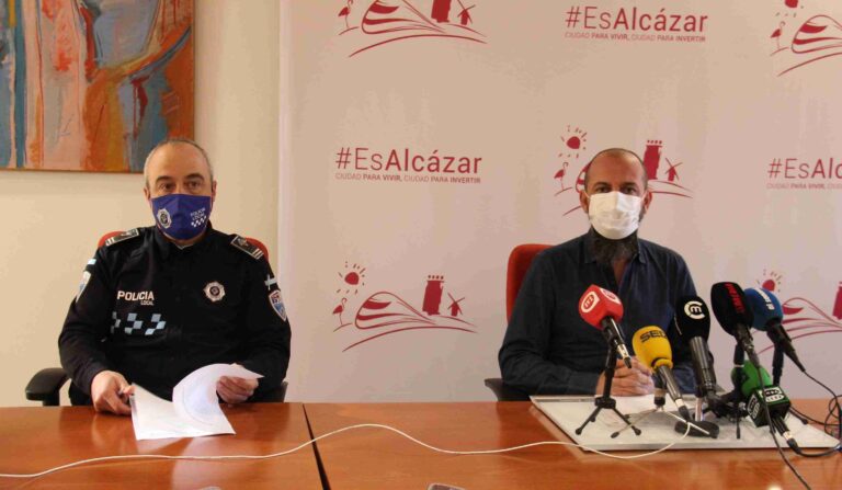 La Policía Local de Alcázar de San Juan cuenta desde hoy con un radar móvil