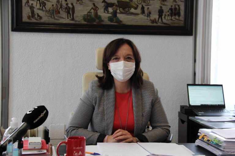 Rosa Melchor dice que el anuncio de la ampliación del hospital es una magnífica noticia que permitirá que Alcázar siga creciendo