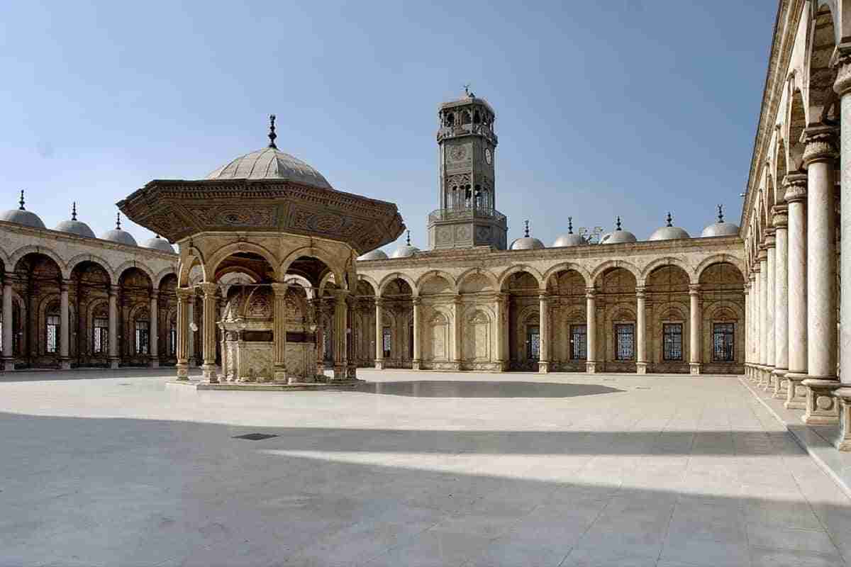 patio de la mezquita de el cairo