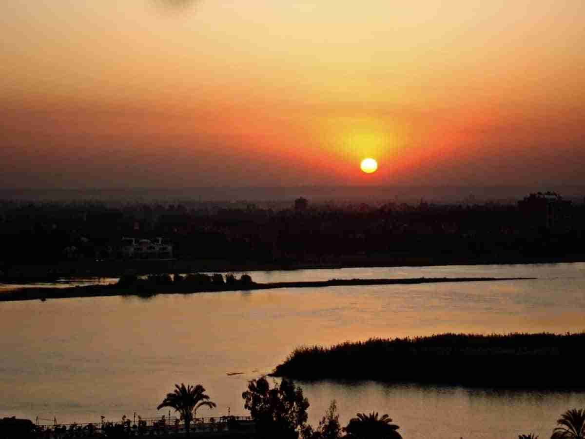 puesta de sol en el cairo