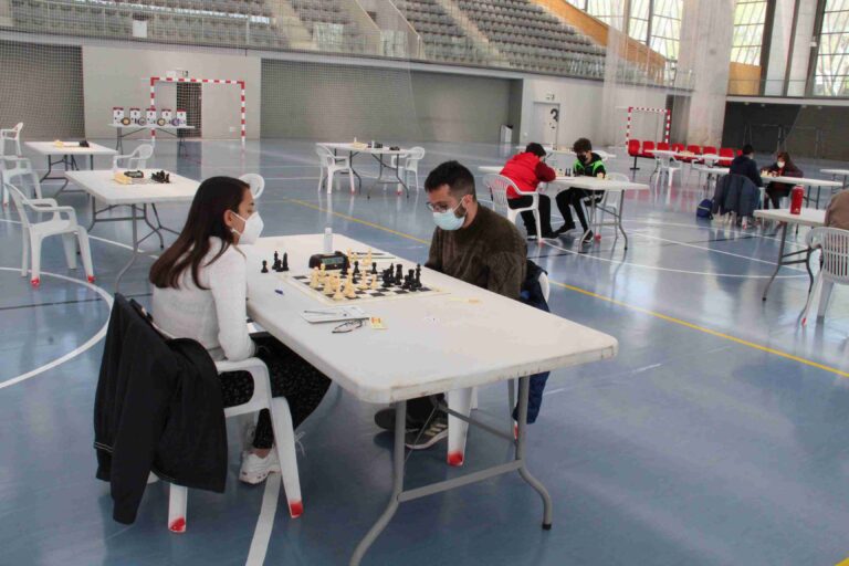 40 jugadores se disputan en el Vicente Paniagua el Campeonato Provincial Absoluto, Veterano y Femenino de Ajedrez