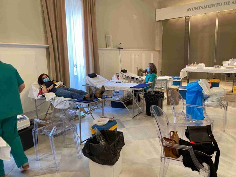 El Salón Noble acoge una jornada extraordinaria de donación de sangre