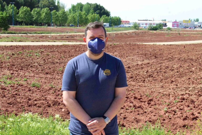Plantación de aromáticas en el Bosque de la Vida, segunda jornada de voluntariado ambiental
