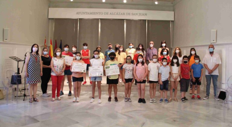 El Ayuntamiento de Alcázar y la Asociación Española contra el Cáncer entregan los premios del concurso “Funny Food Project”