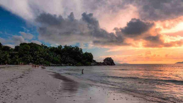 atardecer en seychelles