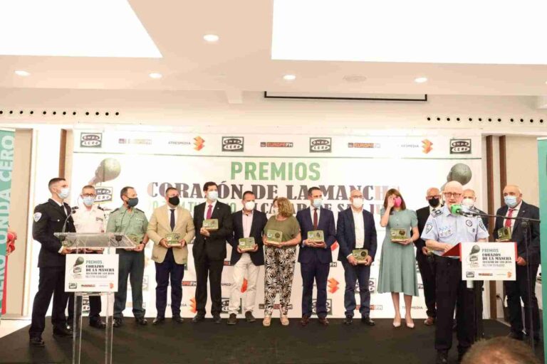 La Unidad de Cuidados Intensivos recibe un Corazón de la Mancha de Onda Cero