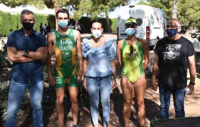 Asier-Calahorra-y-Laura-Gallego-se-adjudican-el-V-Triatlon.jpg