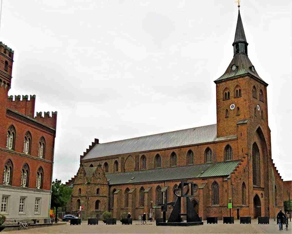 iglesia de odense en dinamarca