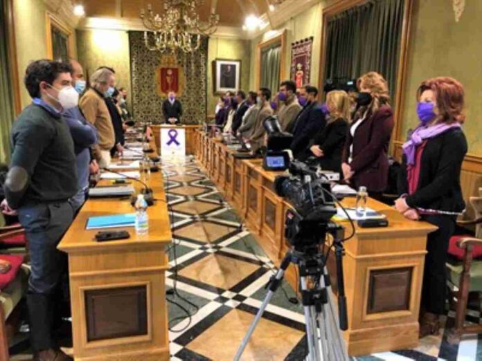 pleno-de-cuenca-recuerda-victimas-violencia-genero.jpg