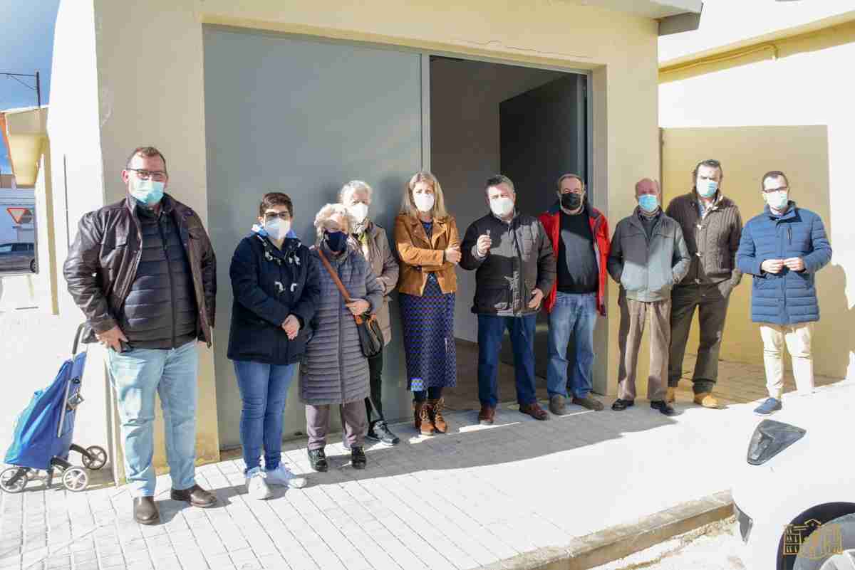 Las nuevas dependencias del centro de barrio del Carmen fueron entregadas a los vecinos por la alcaldesa de Tomelloso