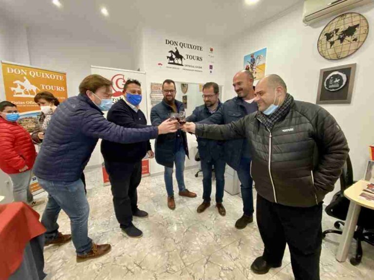 La agencia de viajes online Don Quixote Tours abre oficina en Alcázar