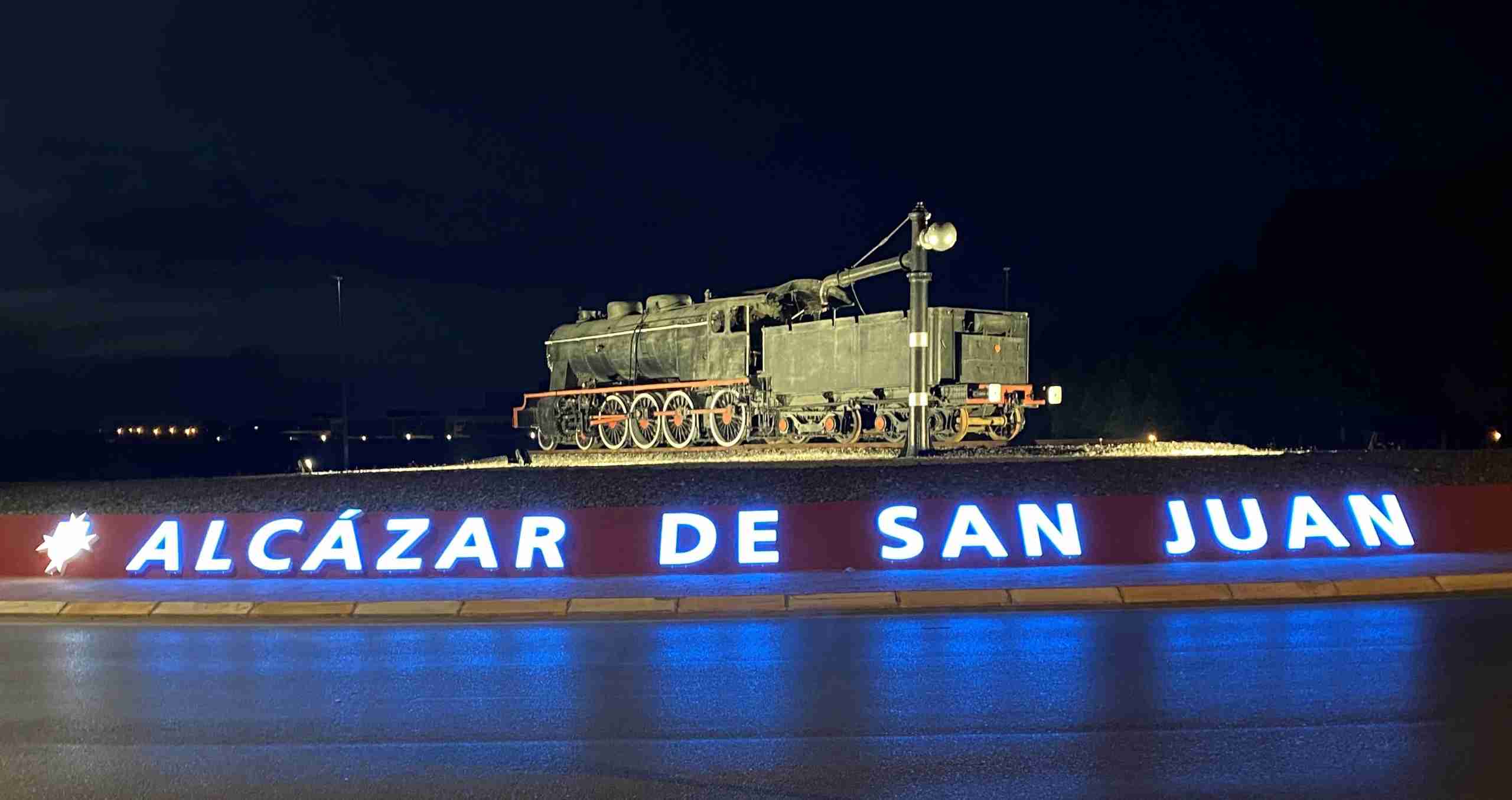 Iluminación-azul-rotonda-de-la-locomotra-scaled.jpg