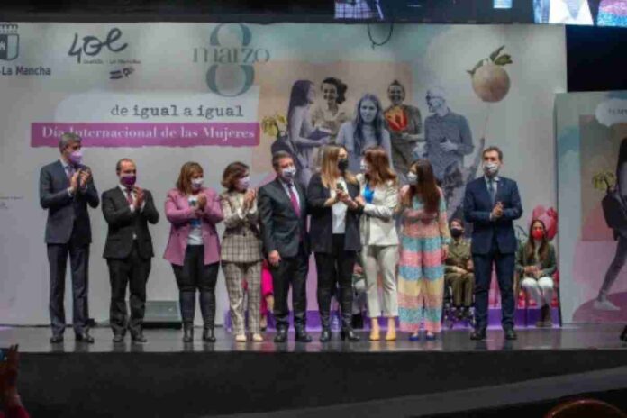 premio-centro-mujer-manzanares.jpg