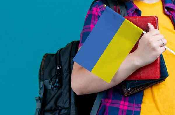 Un total de ocho auxiliares de conversación de lengua ucraniana apoyarán al alumnado de este país en 16 centros educativos de la región