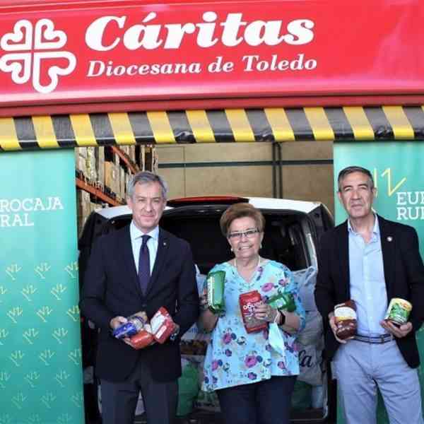 VÍDEO: Eurocaja Rural culmina su 'Operación Kilo' entregando 2.500 kilos de alimentos donados por su plantilla a Cáritas