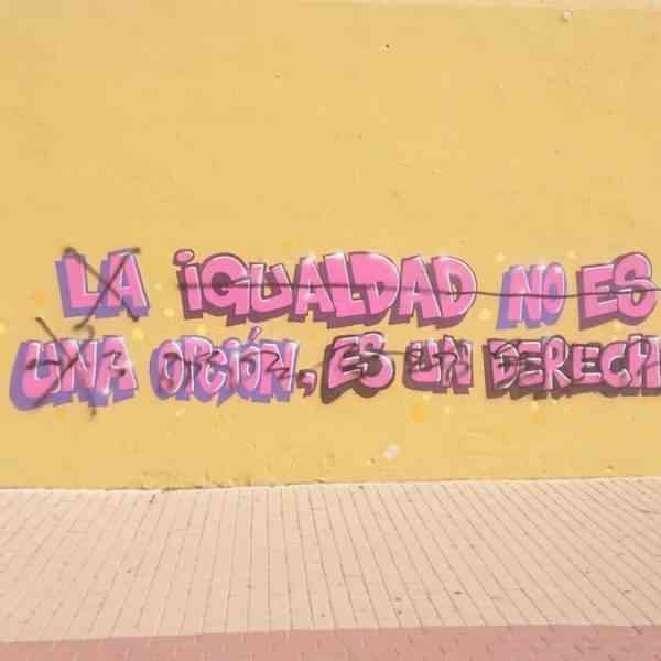 Unidas Podemos-IU condena los ataques vandálicos al mural 'La igualdad no es una opción. Es un derecho' en El Casar