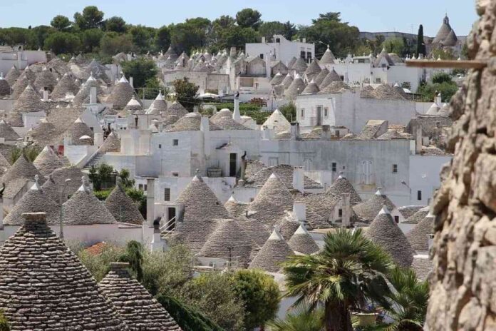 visitar alberobello en italia