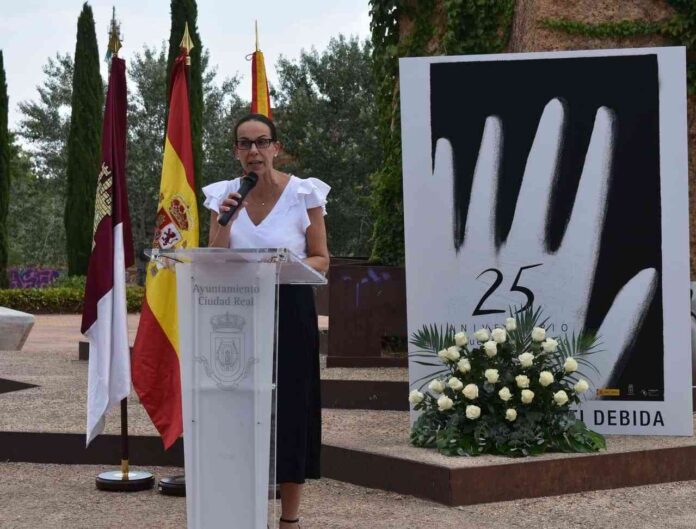Ciudad-Real-se-suma-al-acto-homenaje-a-las-victimas.jpg