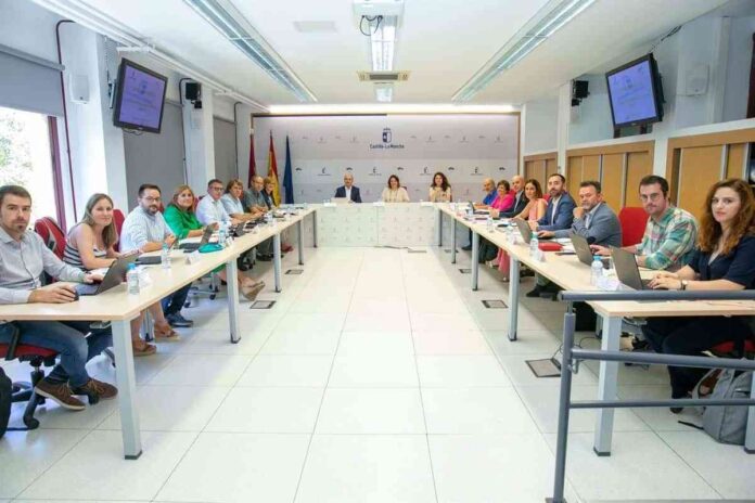 Gobierno-C-LM-tramita-mas-de-155-millones-de-ayudas-directas.jpg