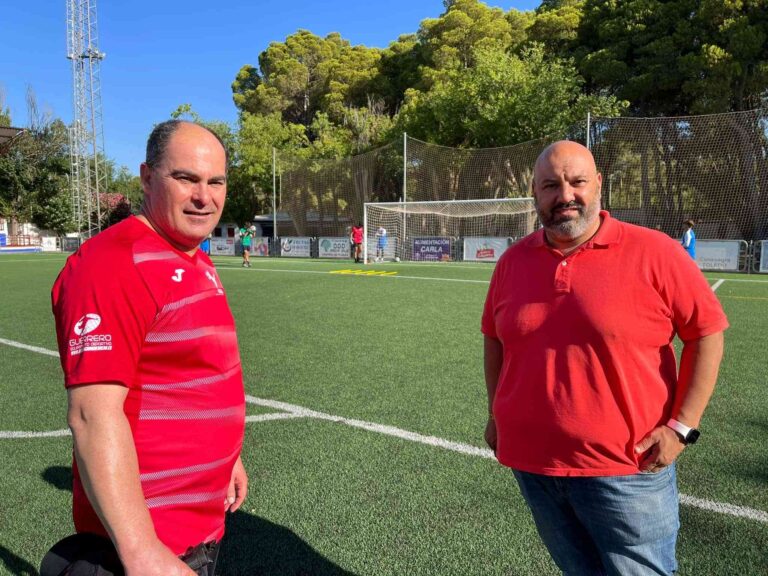 Las instalaciones deportivas municipales han acogido esta semana los campus de porteros de fútbol y de raquetas