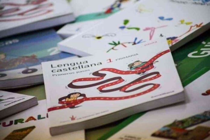 Gobierno-C-LM-concede-82622-ayudas-para-libros-de-texto-y.jpg