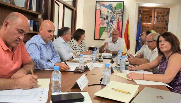 Junta-Ayuntamiento-de-Cuenca-y-Diputacion-constituyen-el-grupo-de.jpg