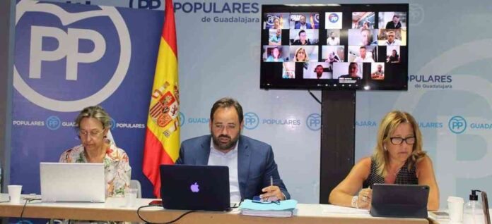 Nunez-pide-a-Bellido-habilitar-agosto-en-las-Cortes-para.jpg