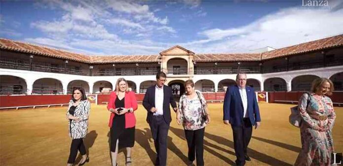 Almaden-La-plaza-de-toros-de-Almaden-acogera-la-primera.jpg