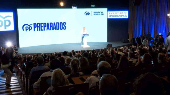 Carlos-Velazquez-abre-la-Interparlamentaria-del-PP-avisando-al-PSOE.jpg