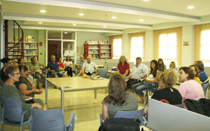 Imagen-de-archivo-de-una-de-las-reuniones-del-Club-de-Lectura-de-Argamasilla-de-Calatrava.jpg