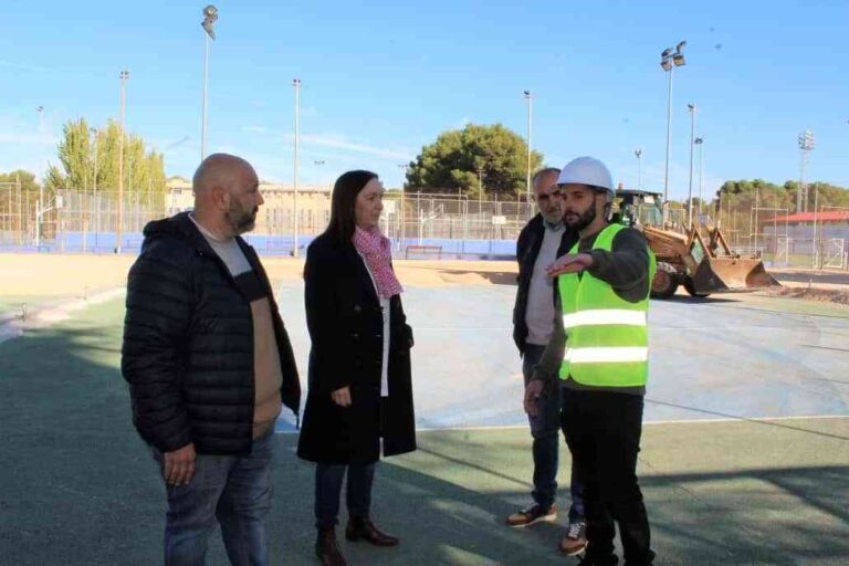 El Ayuntamiento de Alcázar invierte 100.000 euros en la mejora de las pistas de tenis del Complejo Polideportivo