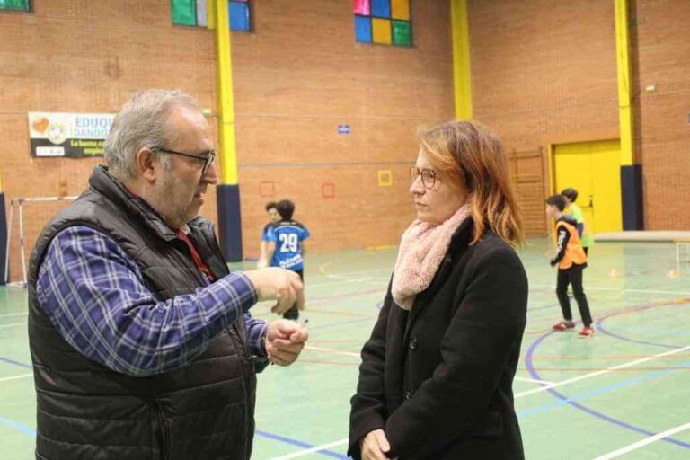 Torneos mixtos de balonmano en el Pabellón Picasso por el Mes de la Infancia.