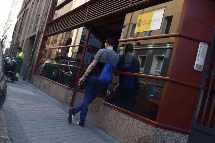 Paro-El-paro-cae-en-2670-personas-en-octubre-en.jpg