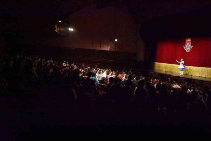 El-Teatro-Municipal-Quijano-acerca-las-artes-escenicas-a-casi.jpg