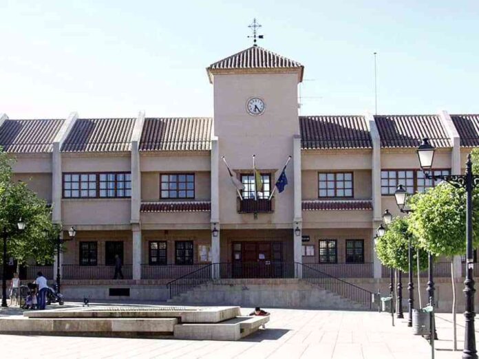 Plaza-de-la-Constitucion-de-Santa-Cruz-de-Mudela.jpg