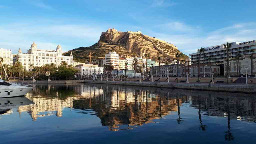 Inolvidable Alicante gran destino turístico a orillas del Mediterráneo en España 2