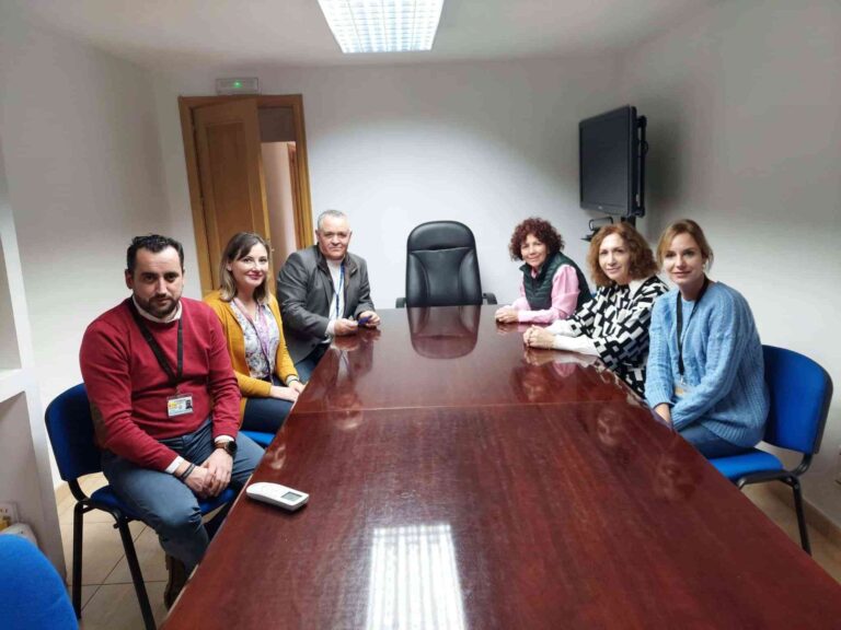 La subdelegada del Gobierno se reúne con el Equipo Directivo y la Junta de Tratamiento